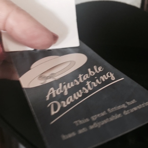 SCALA PRONTO 100% Wool Hat, w/gold Design - Picture 4 of 6